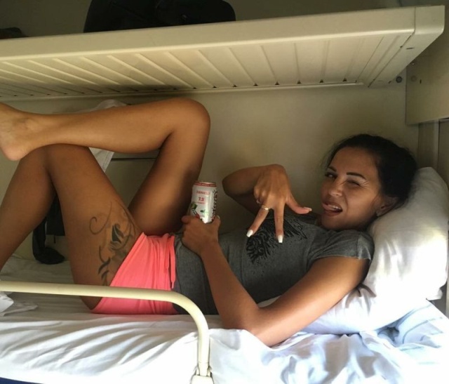 Seksi Rus Kızları Tren Yolculuğu